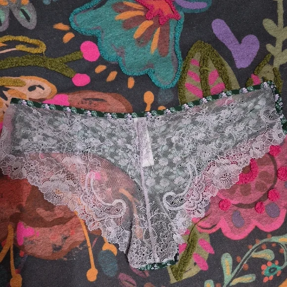 Adore Me Green Floral And Lavender Lace Bra N Panty Set - Picture 7 of 8